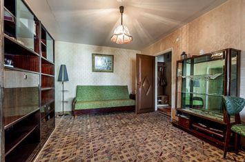 Apartament 2 camere Ultracentral – Bvd Revoluției, Etaj 1 - COMISION 0 anunturi imobiliare Arad