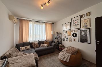 Apartament 3 camere de vanzare COMPLEX STUDENTESC - Timis anunturi imobiliare Timis
