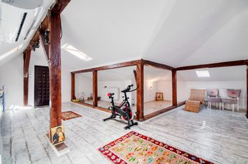 Natiunile Unite / Birouri in vila / 95 mp / doua camere / mansarda anunturi imobiliare Bucuresti