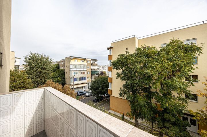 De vânzare apartament spațios cu 2 camere decomandat etaj 3 Comision 0 anunturi imobiliare Arad