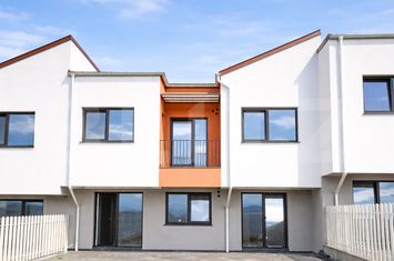 Apartament 3 camere de vanzare APAHIDA - Cluj anunturi imobiliare Cluj