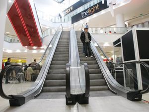 Chiriile din retail au scăzut cu 50% la periferia Capitalei