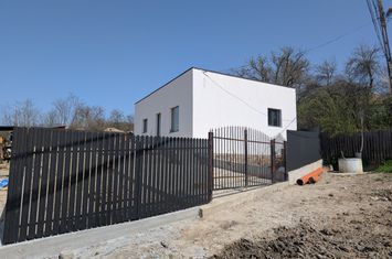 Casă - 3 camere de vanzare BACAU - Bacau anunturi imobiliare Bacau