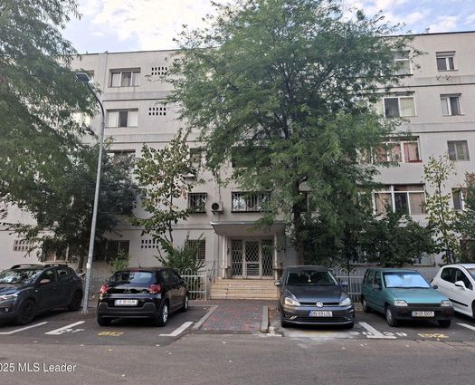 Apartament 3 camere Titan, 61 mp