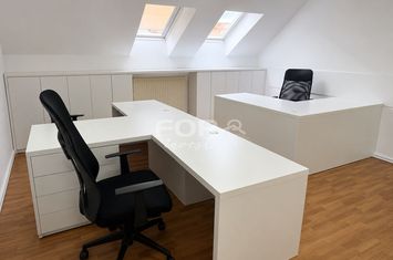 Spatiu de birouri, utilitati incluse in pret, de inchiriat zona Horea anunturi imobiliare Bihor