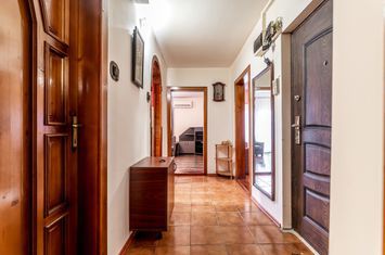 Apartament 3 camere decomandate cu 2 balcoane, lângă Malul Mureșului anunturi imobiliare Arad