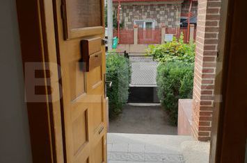 Vilă - 11 camere de vanzare DEMOCRATIEI - Prahova anunturi imobiliare Prahova