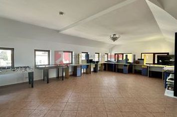 Suprafata generoasă - Acces facil anunturi imobiliare Brasov