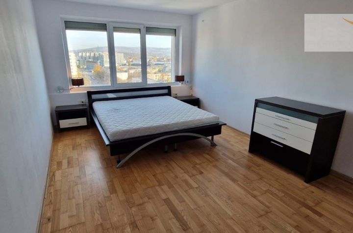 Apartament 4 camere de vanzare IASI - Iasi anunturi imobiliare Iasi