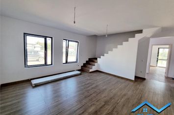 Casă - 3 camere de vanzare HOLBOCA - Iasi anunturi imobiliare Iasi