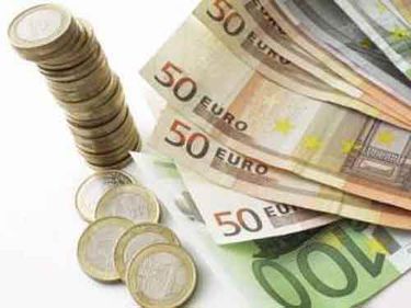 Euro scade sub 4.22 lei, la minimul ultimelor două luni