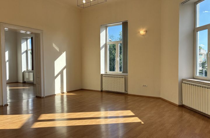 Apartamnet ultracentral de vanzare in Oradea anunturi imobiliare Bihor