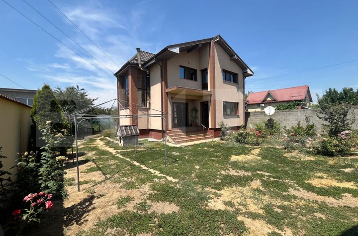 Casă - 4 camere de vanzare CRAIOVA - Dolj anunturi imobiliare Dolj