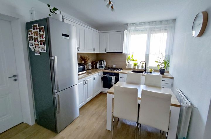 Apartament cu 2 camere decomandat in Rogerius, Oradea/Etaj 1 anunturi imobiliare Bihor