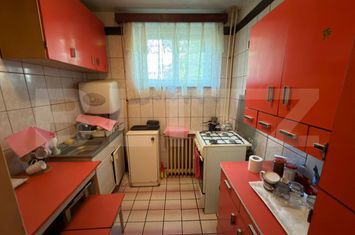 Apartament 3 camere de vanzare CALEA BUCURESTI - Dolj anunturi imobiliare Dolj