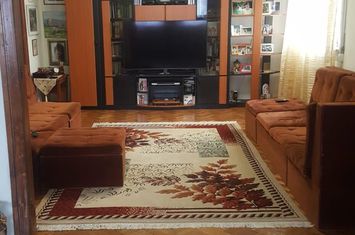 Vanzare vila cu trei apartamente piscina garaj gradina foisor Titulescu anunturi imobiliare Bucuresti