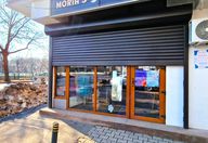 900 €, Spațiu comercial