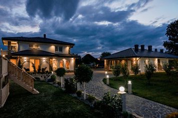 Vilă - 6 camere de vanzare HORODNIC - Suceava anunturi imobiliare Suceava