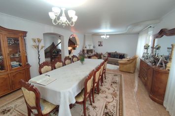 Vilă - 6 camere de inchiriat RADAUTI - Suceava anunturi imobiliare Suceava