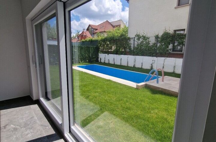 VILA SUPERBA LANGA PADUREA BANEASA anunturi imobiliare Bucuresti