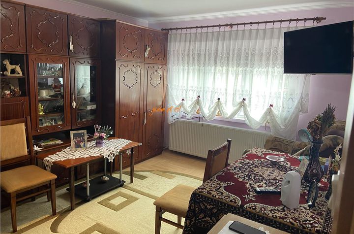Apartament 2 camere de vanzare OBOR - Vrancea anunturi imobiliare Vrancea