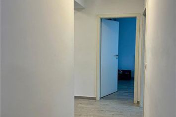 Apartament 3 camere de inchiriat TRACTORUL - Brasov anunturi imobiliare Brasov