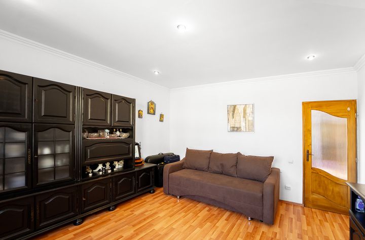 Casă - 3 camere de vanzare TEREZIAN - Sibiu anunturi imobiliare Sibiu