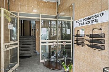 Basarabia - Metrou C. Georgian, 3 camere, 77 mp, Et. 4/10. Creditabil anunturi imobiliare Bucuresti