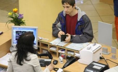 Restanţele populaţiei la bănci au crescut cu peste 14% în ianuarie