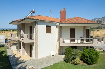 Casă individuală 120 mp pe teren 2500 mp — Xiropotamos anunturi imobiliare Grecia