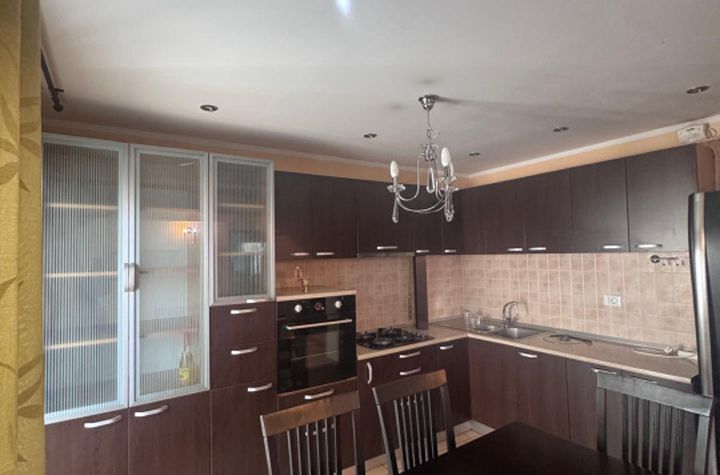 Apartament 3 camere de vanzare RADAUTI - Suceava anunturi imobiliare Suceava