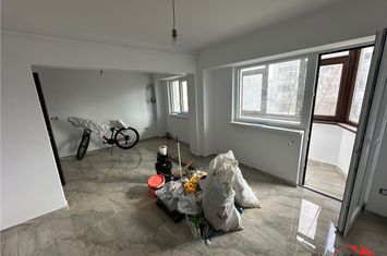 Apartament 4 camere de vanzare CENTRAL - Vrancea anunturi imobiliare Vrancea