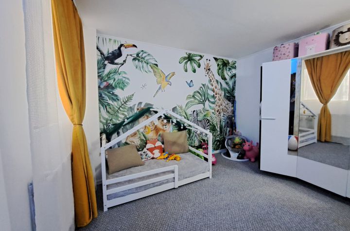 Apartament 3 camere de vanzare MARGHITA - Bihor anunturi imobiliare Bihor