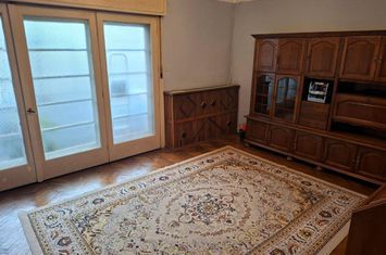Apartament cu 3 camere in vila interbelica, de renovat anunturi imobiliare Bucuresti