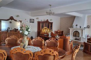 Casă - 15 camere de vanzare BUDESTI - Valcea anunturi imobiliare Valcea