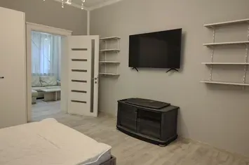 Apartament 3 camere la casa ,ultracentral, 550 E neg. Comision 50% anunturi imobiliare Bihor