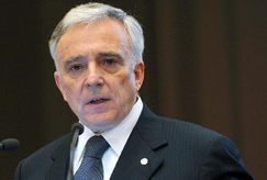 Isarescu: "Romani, imprumutati doar jumatate din cat puteti lua"