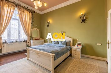 Casa din secolul XIX, ultrafinisata, ultracentral, 855 mp teren anunturi imobiliare Alba