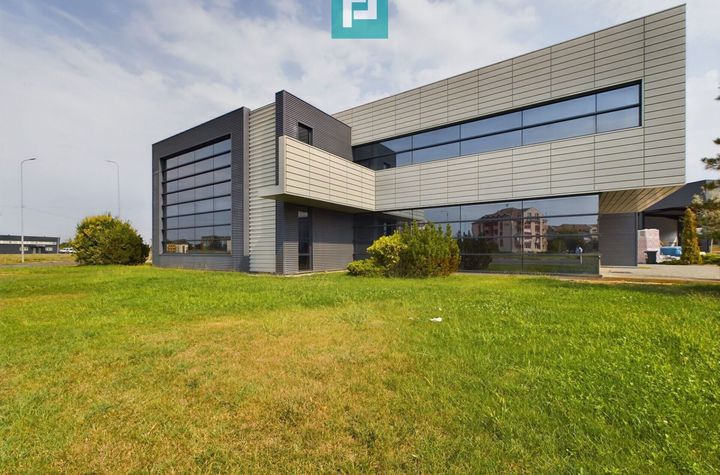 Spațiu comercial modern cu parcare proprie anunturi imobiliare Arad