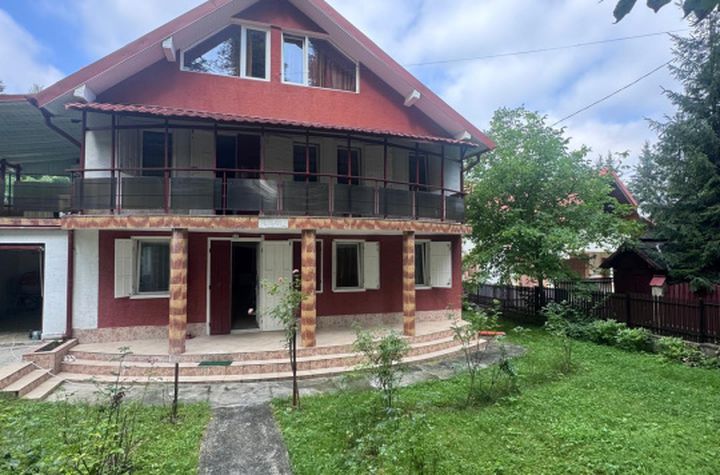 Vilă - 7 camere de vanzare SOLCA - Suceava anunturi imobiliare Suceava
