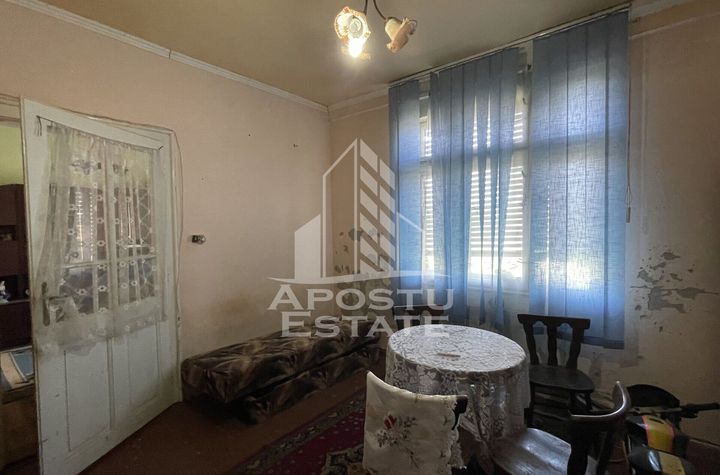 Casa individuala langa Centrul Comercial Alfa Dambovita anunturi imobiliare Timis