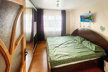 De vanzare, apartament 3 camere decomandat, Piata Sarbilor anunturi imobiliare Mehedinti