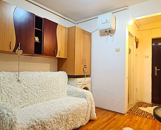 Garsonieră Vasile Aaron, 15 mp