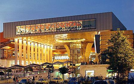 Se redeschide cel mai mare mall din provincie