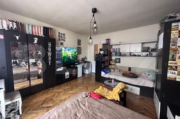 Apartament 3 camere de vanzare SCHEI - Brasov anunturi imobiliare Brasov