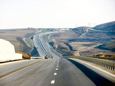 România construieşte rapid autostrăzi, dar rămâne pe ultimul loc la numărul de kilometri construiţi