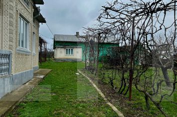 Casă - 3 camere de vanzare BOTOSANI - Botosani anunturi imobiliare Botosani
