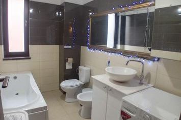 Apartament cu doua camere, 53 mp , gradina 47 mp, parcare, Visoianu anunturi imobiliare Iasi