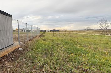 Teren intravilan de vanzare in Apateu | Dublu front anunturi imobiliare Bihor