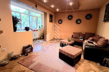 Apartament 4 camere, 2 bai, decomandat, etaj 1, Circumvalatiunii anunturi imobiliare Timis
